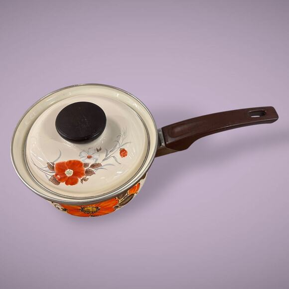 Retro 1970s Sankoware Japan Enamel Saucepan with Lid – Orange Floral Design - Picture 4 of 8